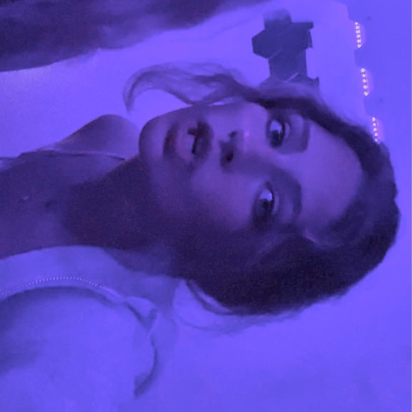 Meet your Posher, Isabella - Picture 1 of 1